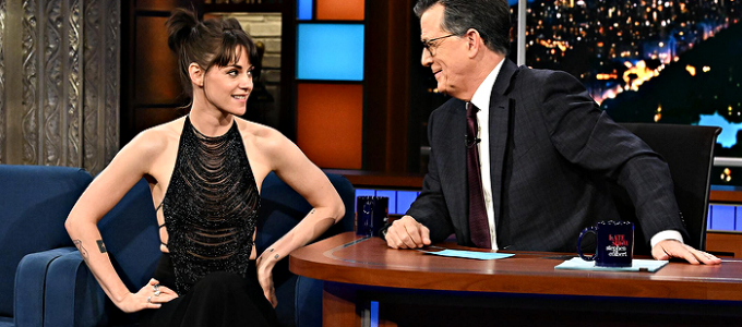 Vídeo Legendado: Kristen Stewart no Late Show with Stephen Colbert